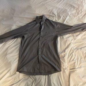 This is a beautiful Joseph Abboud Button down dress shirt.